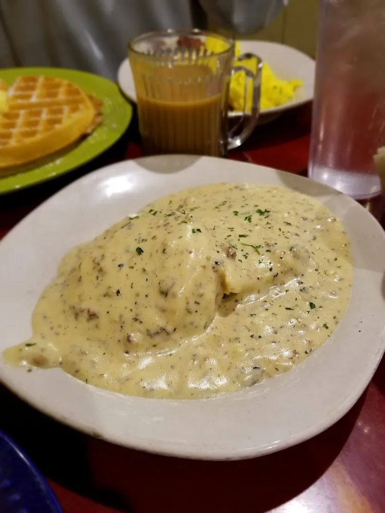 Tyler's Famous Biscuits & Gravy